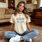 👕 IDŐSZAKOS 50% KEDVEZMÉNY! 🌼 "Life is Good" póló – Százszorszép grafikával, pamut, laza szabás, pozitív ✨